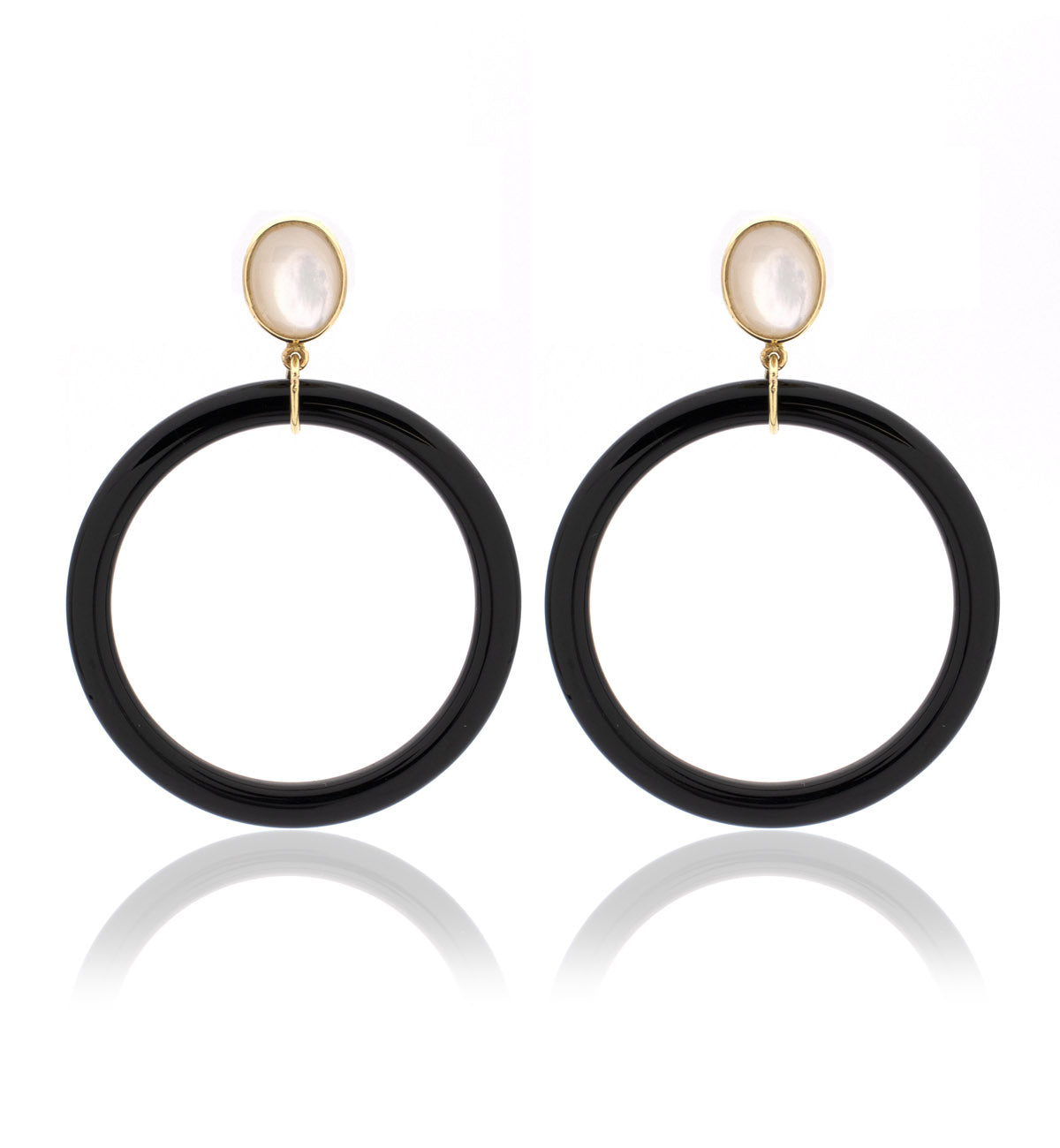"EARRINGS WITH MOTHER-OF-PEARL AND ONYX CIRCLE"